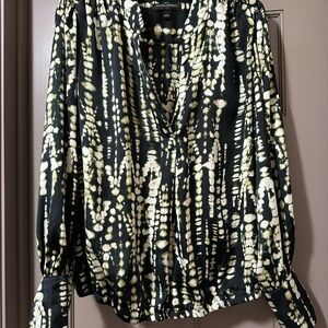 Banana Republic Black and Cream Patterned Blouse- Large
